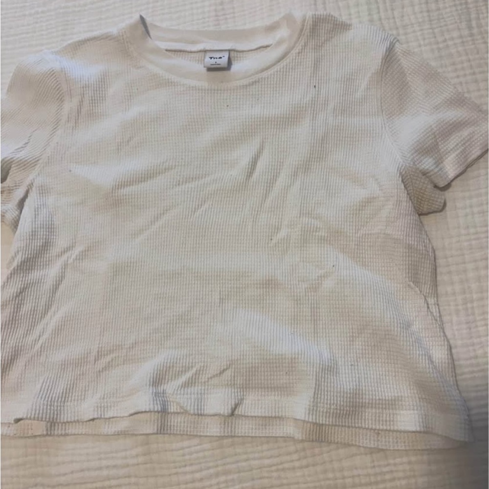 Aritzia Cream Short Sleeve Tee